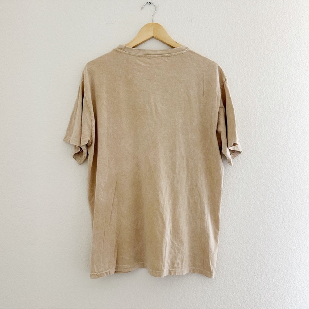 NWOT Salem Town Graphic T-Shirt - Picture 4 of 6